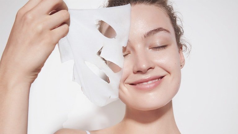 6 HYDRATING FACE MASKS FOR DRY, WINTRY SKIN